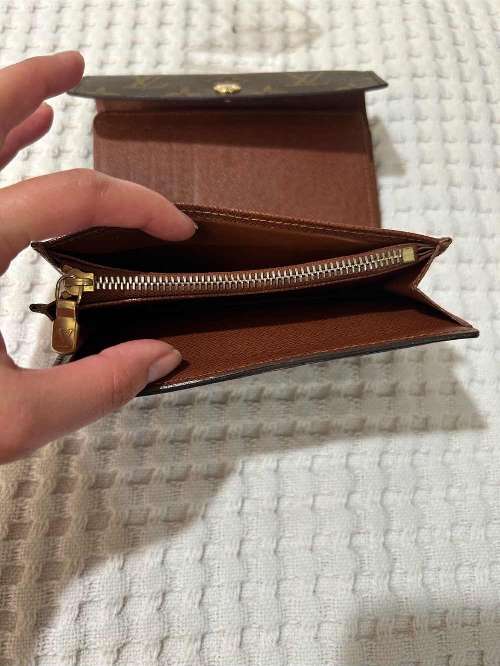 Louis Vuitton Monogram Alexandra Wallet - Picture 6 of 13